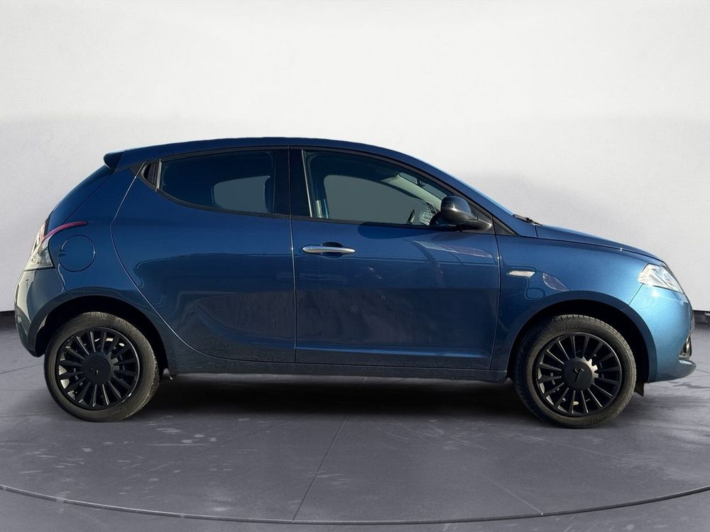 Miniatura Ypsilon 4